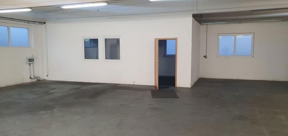 Prenájom nebytového priestoru 400 m², Dieselstr. 13, Arnsberg, Severné Porýnie - Westfálsko Prenájom nebytového priestoru 400 m², Dieselstr. 13, Arnsberg, Severné Porýnie - Westfálsko