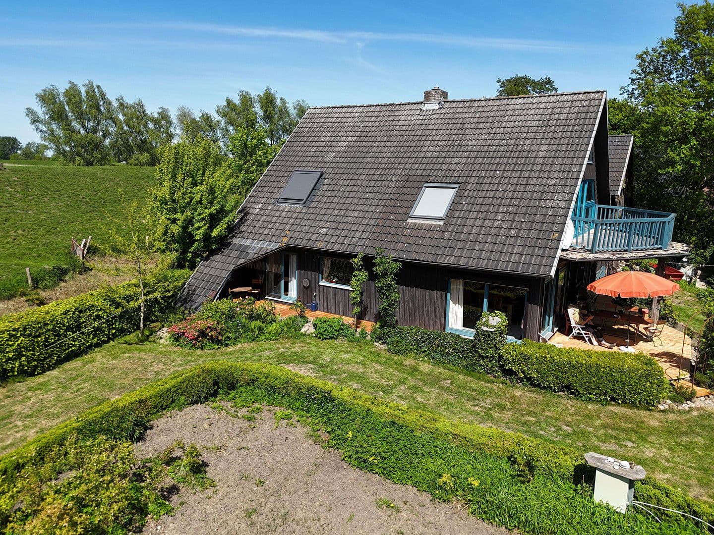 Predaj domu 188 m², pozemek 6.000 m², Bahrenfleth, Šlezvicko-Holštajnsko Predaj domu 188 m², pozemek 6.000 m², Bahrenfleth, Šlezvicko-Holštajnsko