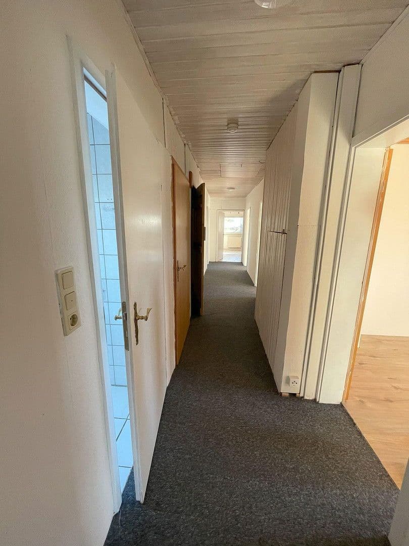 Prenájom bytu 5-izbový 136 m², Bahnhofstr. 34, Helmstedt, Dolné Sasko Prenájom bytu 5-izbový 136 m², Bahnhofstr. 34, Helmstedt, Dolné Sasko