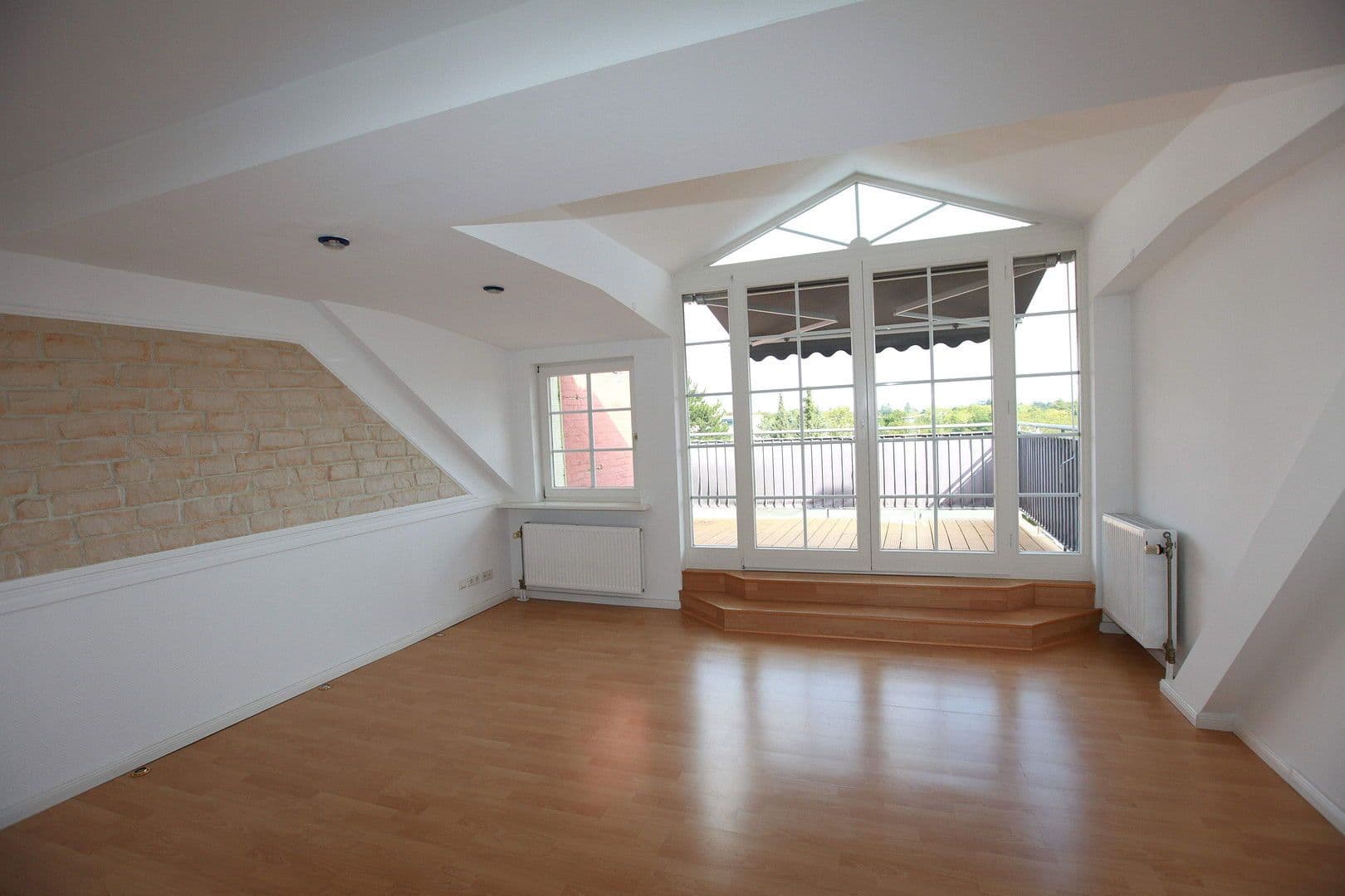 Predaj bytu 3-izbový 106 m², Berlin, Berlín Predaj bytu 3-izbový 106 m², Berlin, Berlín