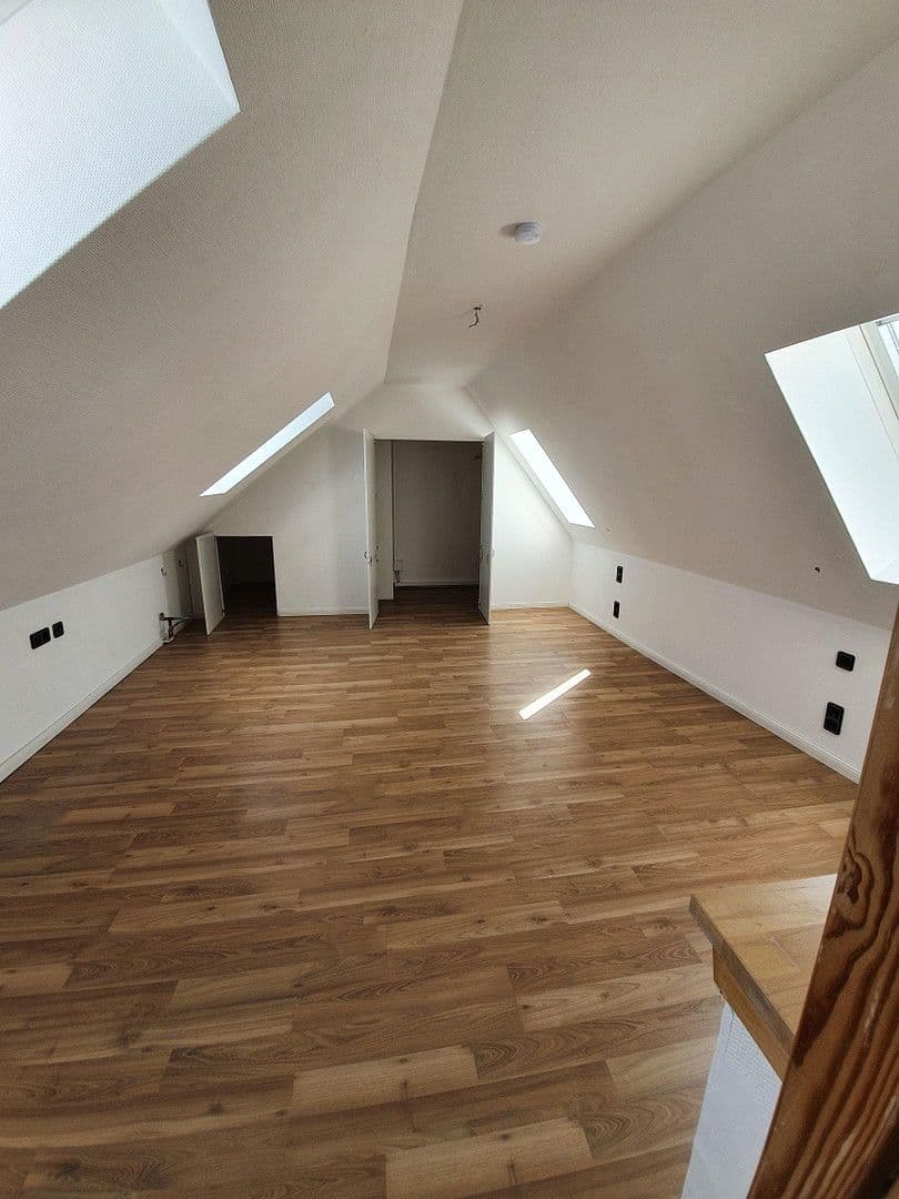 Predaj bytu 3-izbový 106 m², Berlin, Berlín Predaj bytu 3-izbový 106 m², Berlin, Berlín