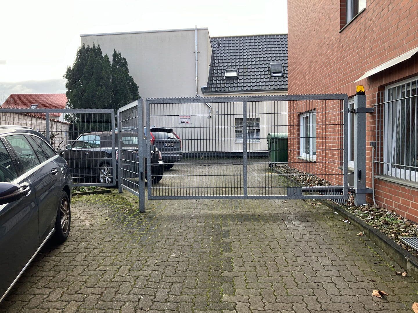 Predaj domu 759 m², pozemek 857 m², Laatzen, Dolné Sasko Predaj domu 759 m², pozemek 857 m², Laatzen, Dolné Sasko