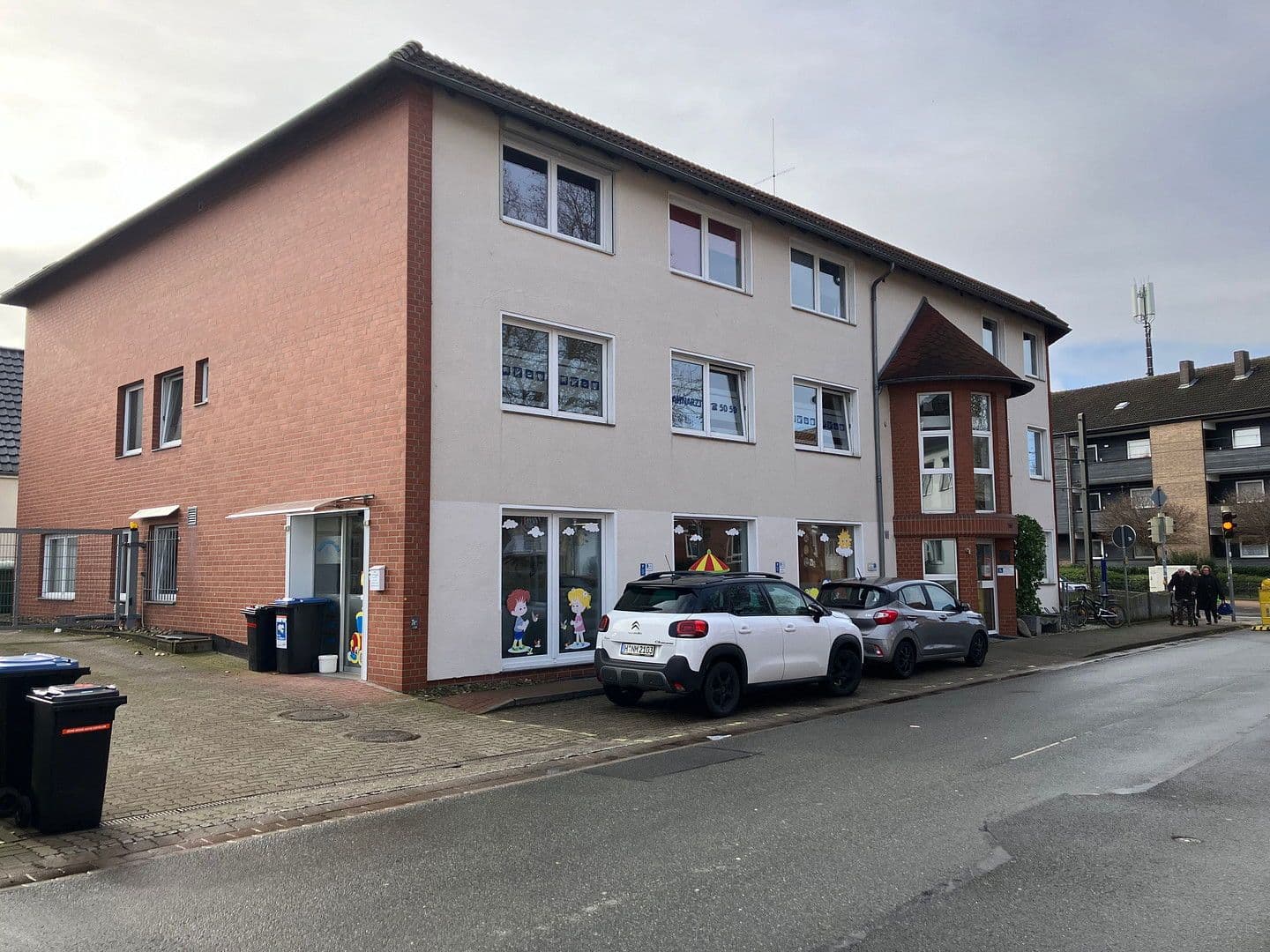 Predaj domu 759 m², pozemek 857 m², Laatzen, Dolné Sasko Predaj domu 759 m², pozemek 857 m², Laatzen, Dolné Sasko