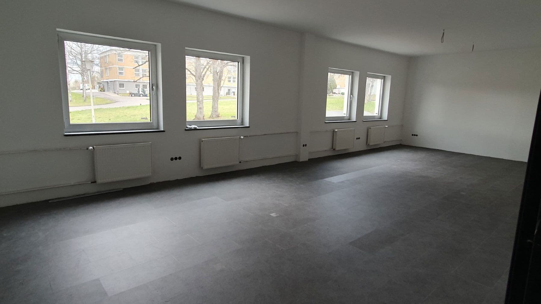 Prenájom kancelárie 2.000 m², Nagold, Bádensko-Wurttembersko Prenájom kancelárie 2.000 m², Nagold, Bádensko-Wurttembersko