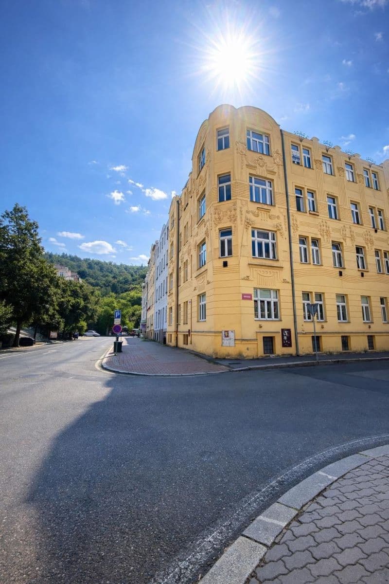 Prenájom bytu 2-izbový 52 m², náměstí Dr. M. Horákové, Karlovy Vary, Karlovarský kraj Prenájom bytu 2-izbový 52 m², náměstí Dr. M. Horákové, Karlovy Vary, Karlovarský kraj