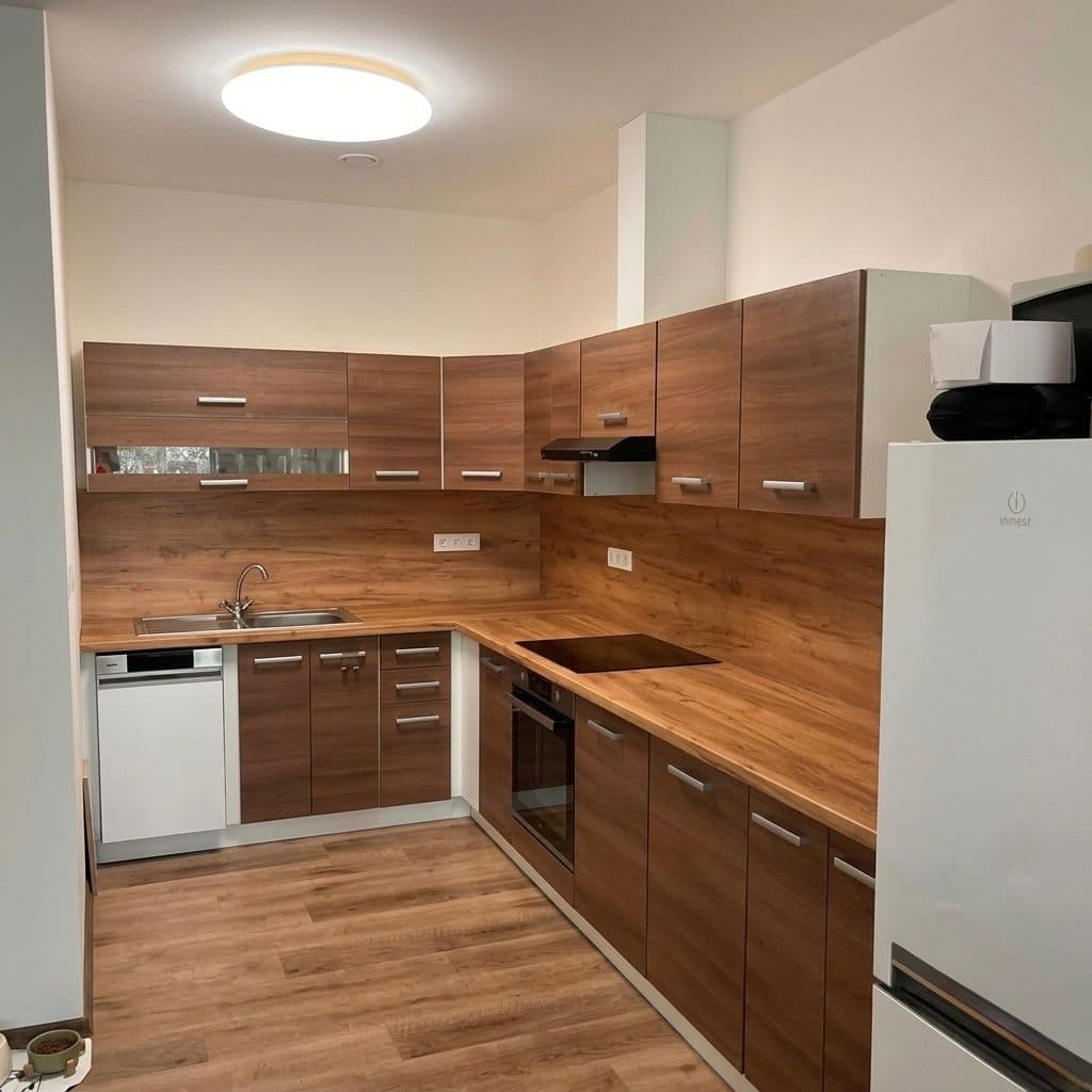 Prenájom bytu 2-izbový 70 m², Okružní, Jihlava, Kraj Vysočina Prenájom bytu 2-izbový 70 m², Okružní, Jihlava, Kraj Vysočina