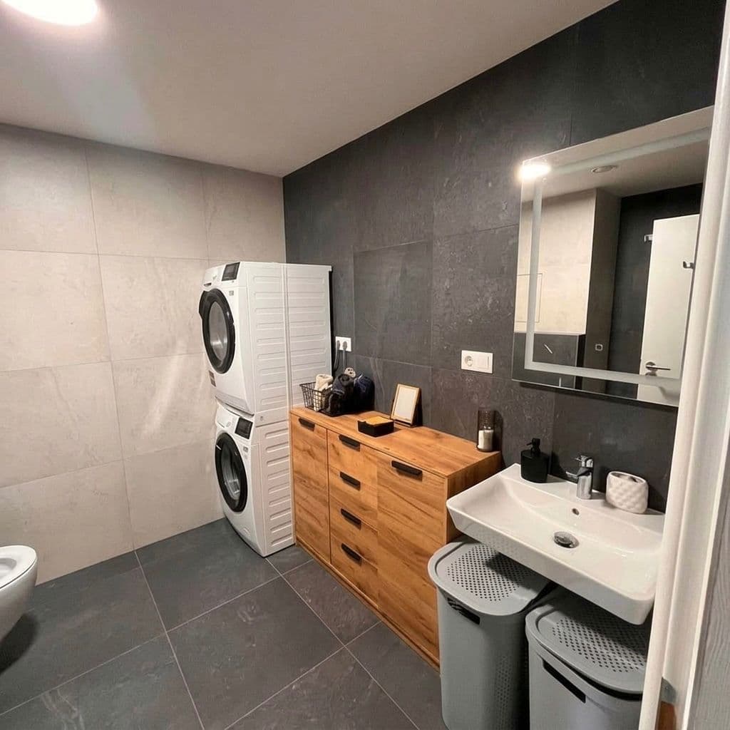 Prenájom bytu 2-izbový 70 m², Okružní, Jihlava, Kraj Vysočina Prenájom bytu 2-izbový 70 m², Okružní, Jihlava, Kraj Vysočina