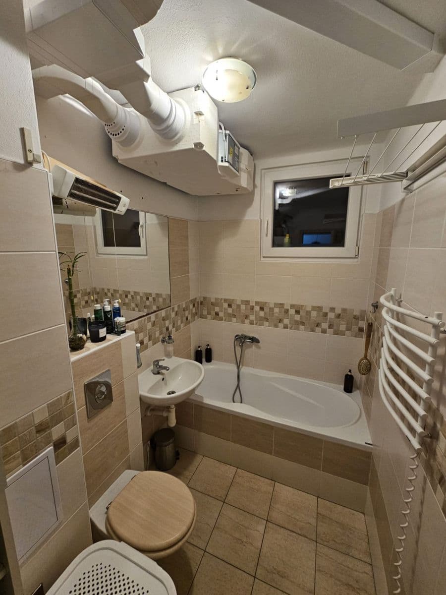 Prenájom bytu 2-izbový 54 m², Nad Hřištěm, Jistebnice, Jihočeský kraj Prenájom bytu 2-izbový 54 m², Nad Hřištěm, Jistebnice, Jihočeský kraj