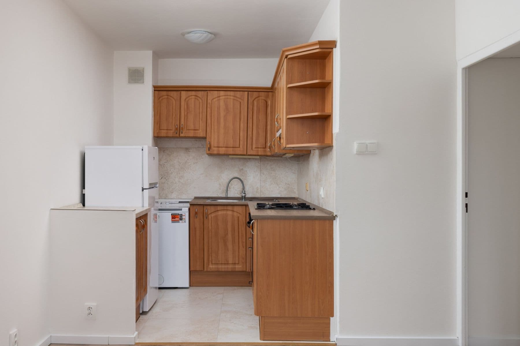 Prenájom bytu 2-izbový 40 m², Golfová, Praha, Praha Prenájom bytu 2-izbový 40 m², Golfová, Praha, Praha