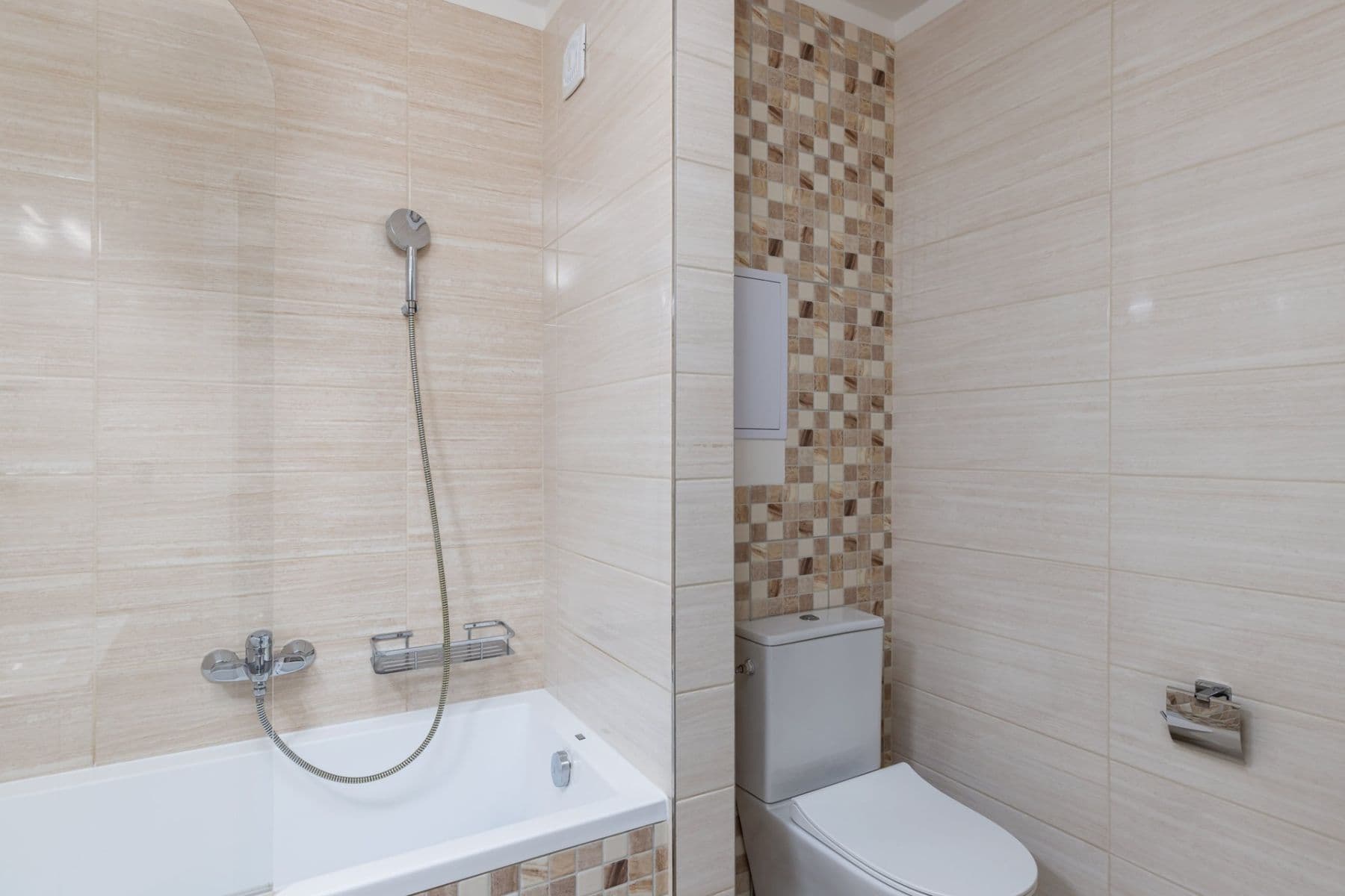 Prenájom bytu 2-izbový 40 m², Golfová, Praha, Praha Prenájom bytu 2-izbový 40 m², Golfová, Praha, Praha