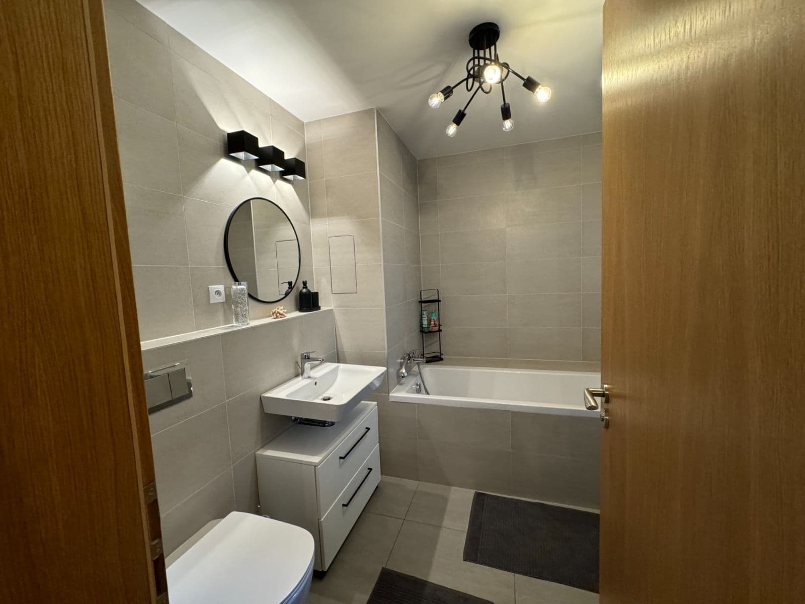 Prenájom bytu 1-izbový 56 m², Argentinská, Praha, Praha Prenájom bytu 1-izbový 56 m², Argentinská, Praha, Praha