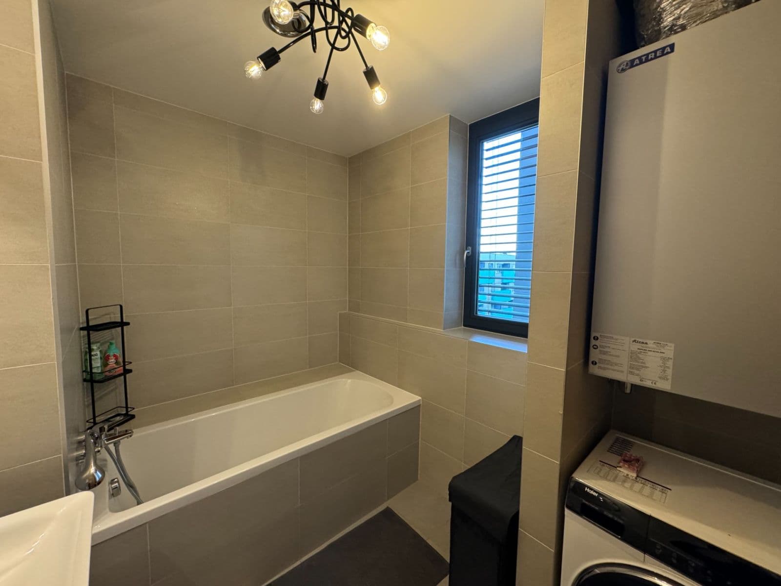 Prenájom bytu 1-izbový 56 m², Argentinská, Praha, Praha Prenájom bytu 1-izbový 56 m², Argentinská, Praha, Praha