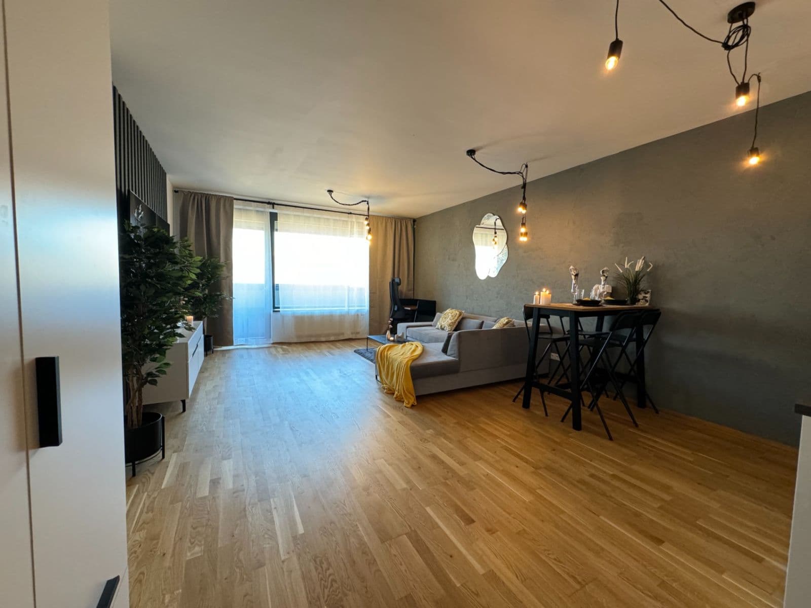 Prenájom bytu 1-izbový 56 m², Argentinská, Praha, Praha Prenájom bytu 1-izbový 56 m², Argentinská, Praha, Praha