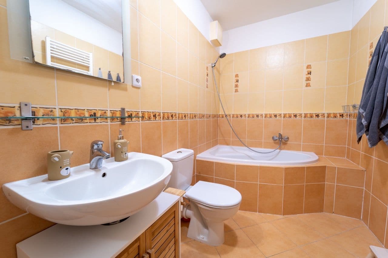 Prenájom bytu 2-izbový 53 m², Zubrnická, Praha, Praha Prenájom bytu 2-izbový 53 m², Zubrnická, Praha, Praha