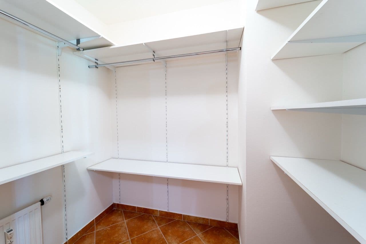 Prenájom bytu 2-izbový 53 m², Zubrnická, Praha, Praha Prenájom bytu 2-izbový 53 m², Zubrnická, Praha, Praha