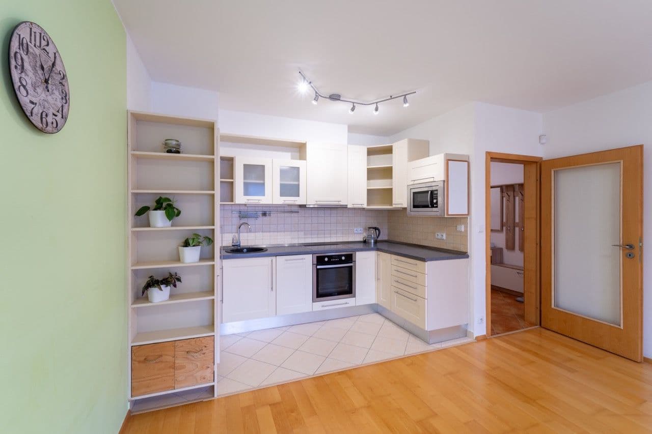 Prenájom bytu 2-izbový 53 m², Zubrnická, Praha, Praha Prenájom bytu 2-izbový 53 m², Zubrnická, Praha, Praha