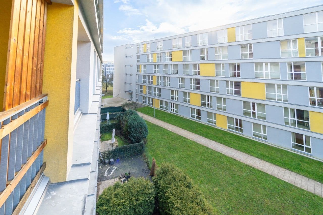 Prenájom bytu 2-izbový 53 m², Zubrnická, Praha, Praha Prenájom bytu 2-izbový 53 m², Zubrnická, Praha, Praha