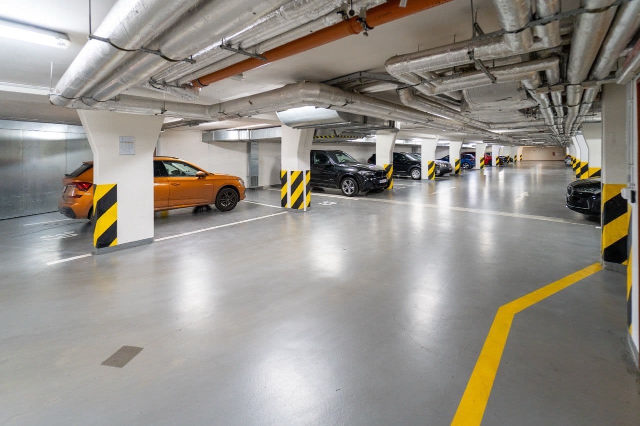 Prenájom bytu 2-izbový 53 m², Zubrnická, Praha, Praha Prenájom bytu 2-izbový 53 m², Zubrnická, Praha, Praha