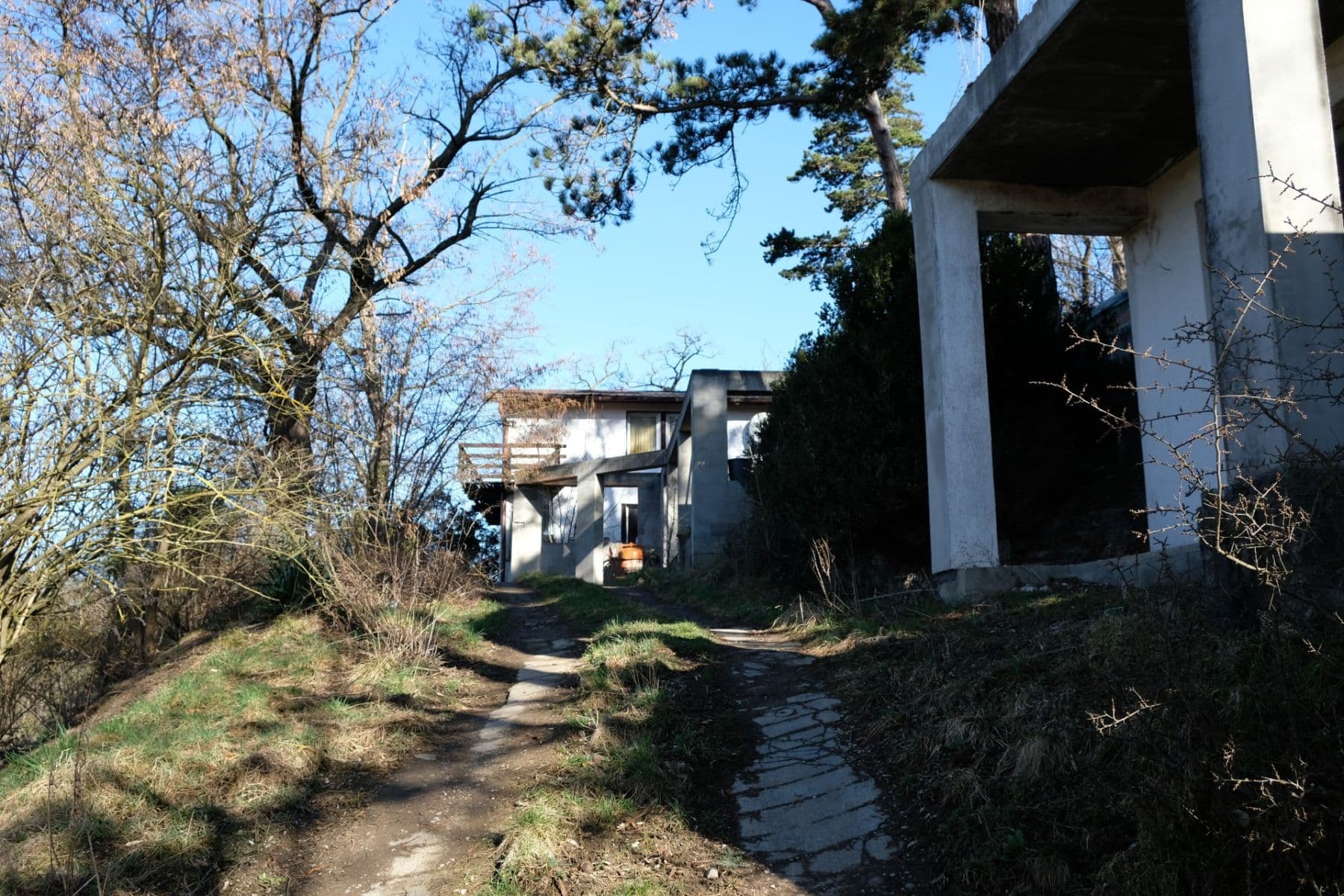 Predaj pozemku 713 m², Nad Pěšinou, Zadní Třebaň, Středočeský kraj Predaj pozemku 713 m², Nad Pěšinou, Zadní Třebaň, Středočeský kraj