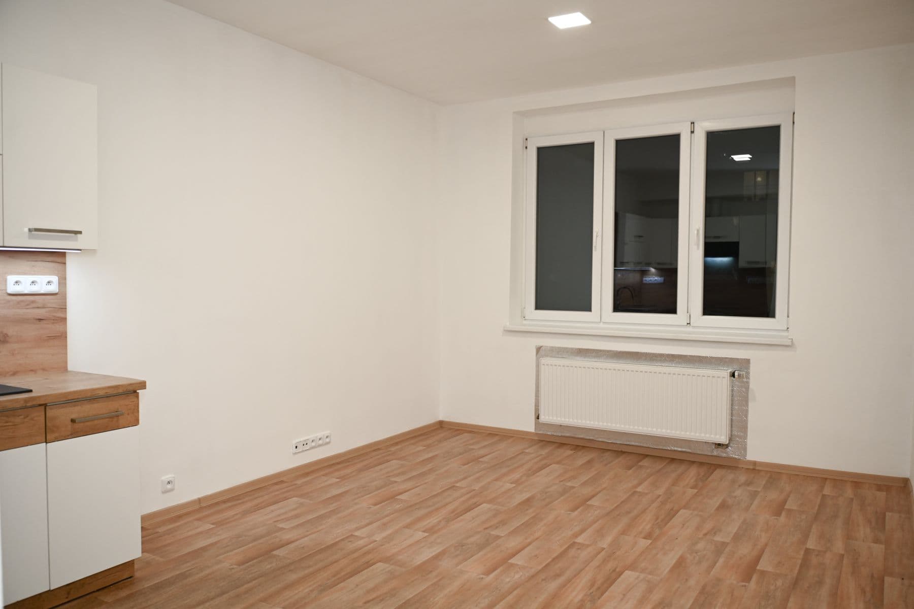 Prenájom bytu 45 m², Družstevní, Praha, Praha Prenájom bytu 45 m², Družstevní, Praha, Praha