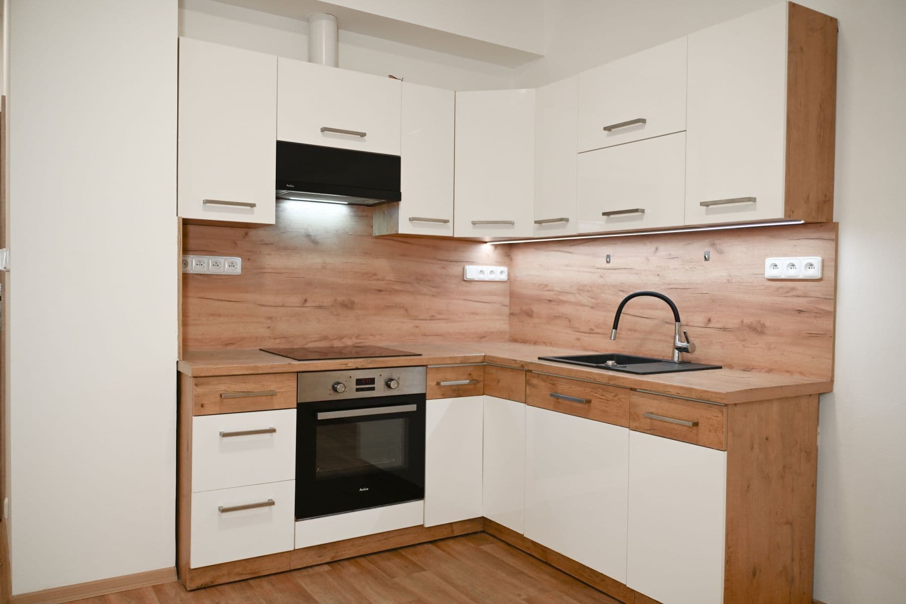 Prenájom bytu 45 m², Družstevní, Praha, Praha Prenájom bytu 45 m², Družstevní, Praha, Praha