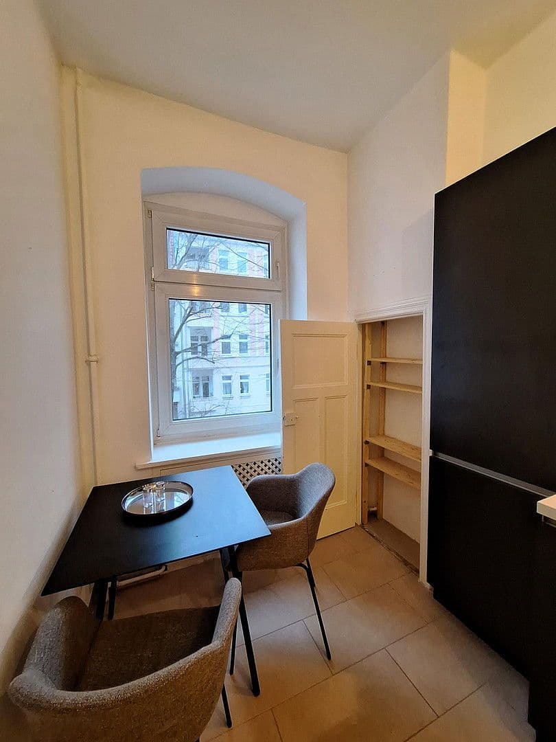 Prenájom bytu 2-izbový 66 m², Konradinstraße 28, Berlin, Berlín Prenájom bytu 2-izbový 66 m², Konradinstraße 28, Berlin, Berlín