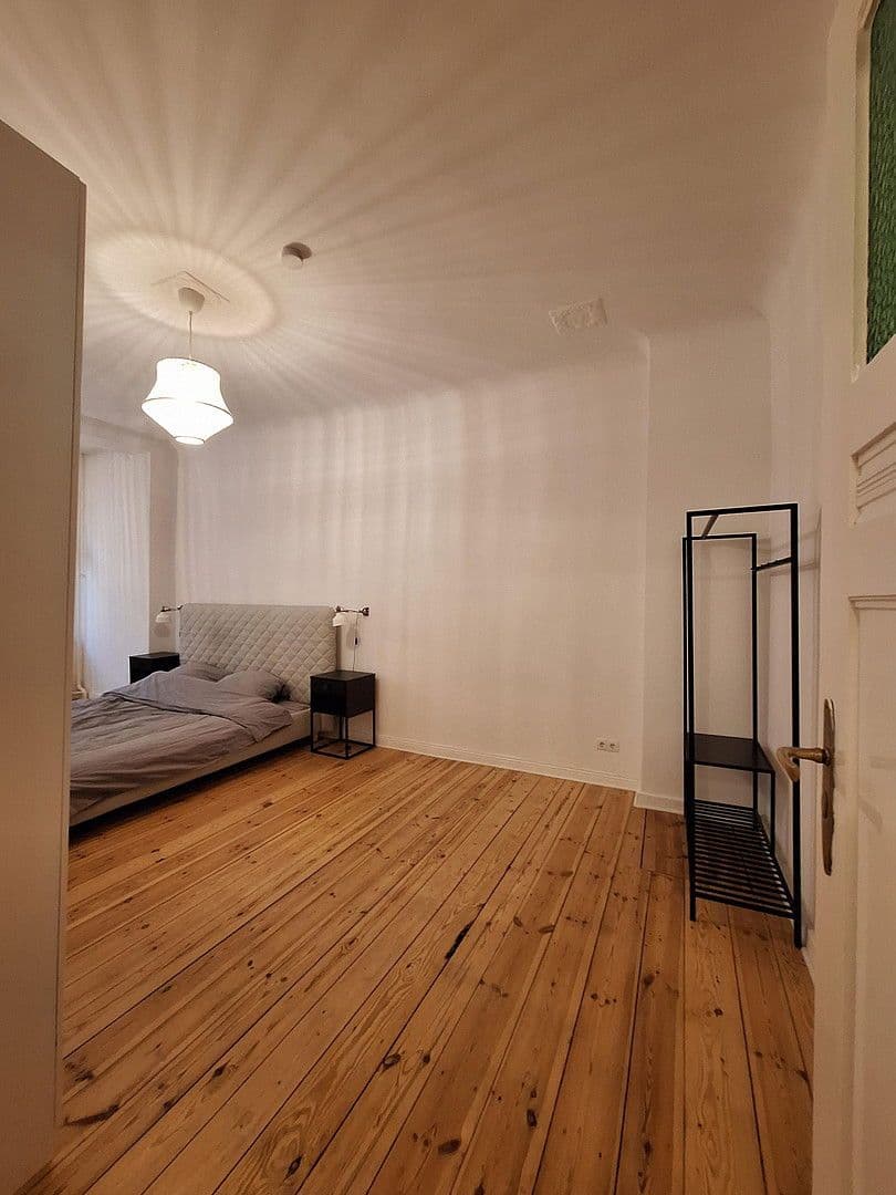 Prenájom bytu 2-izbový 66 m², Konradinstraße 28, Berlin, Berlín Prenájom bytu 2-izbový 66 m², Konradinstraße 28, Berlin, Berlín