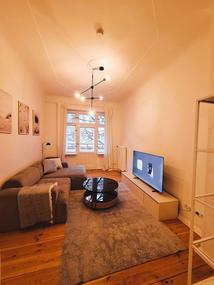 Prenájom bytu 2-izbový 66 m², Konradinstraße 28, Berlin, Berlín Prenájom bytu 2-izbový 66 m², Konradinstraße 28, Berlin, Berlín