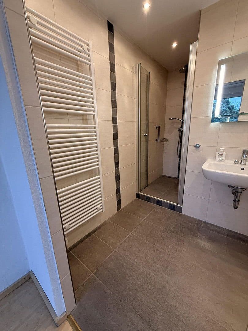 Prenájom bytu 4-izbový 86 m², Nürnberg, Bavorsko Prenájom bytu 4-izbový 86 m², Nürnberg, Bavorsko