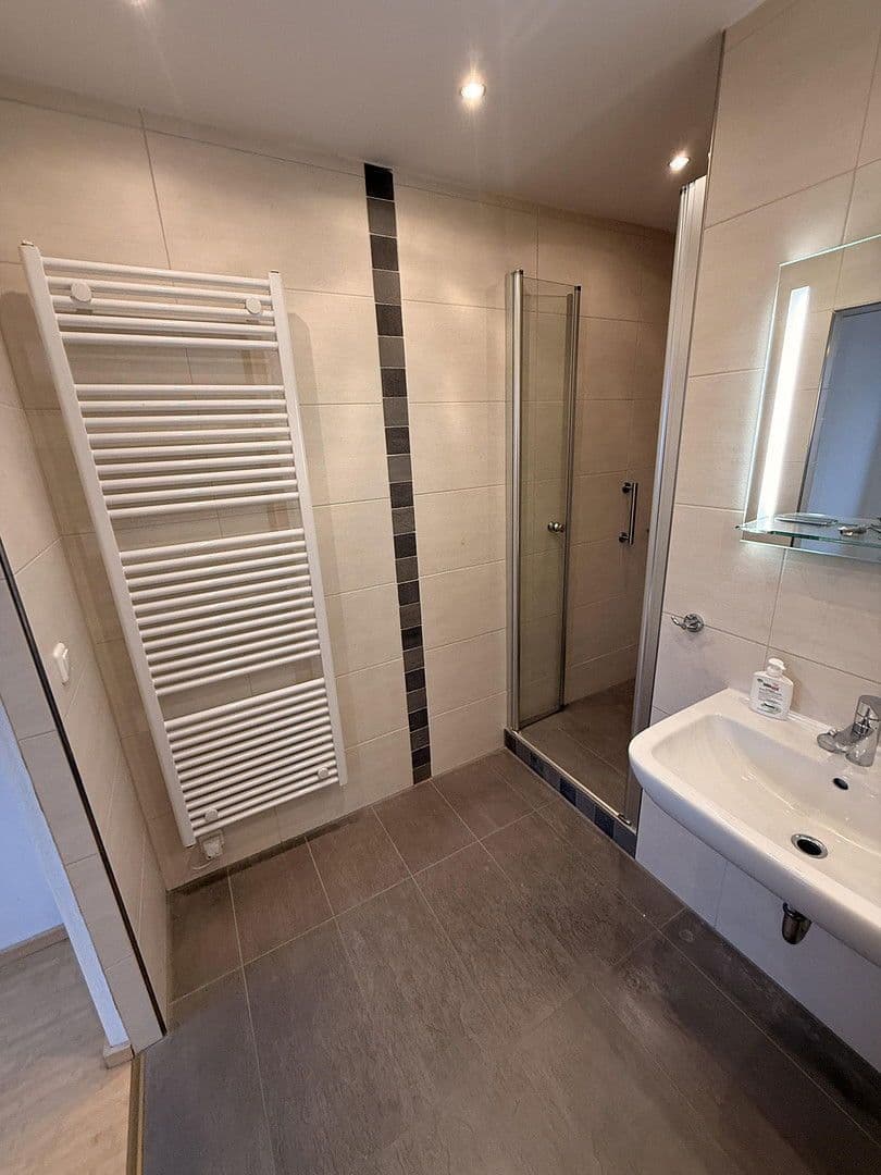 Prenájom bytu 4-izbový 86 m², Nürnberg, Bavorsko Prenájom bytu 4-izbový 86 m², Nürnberg, Bavorsko