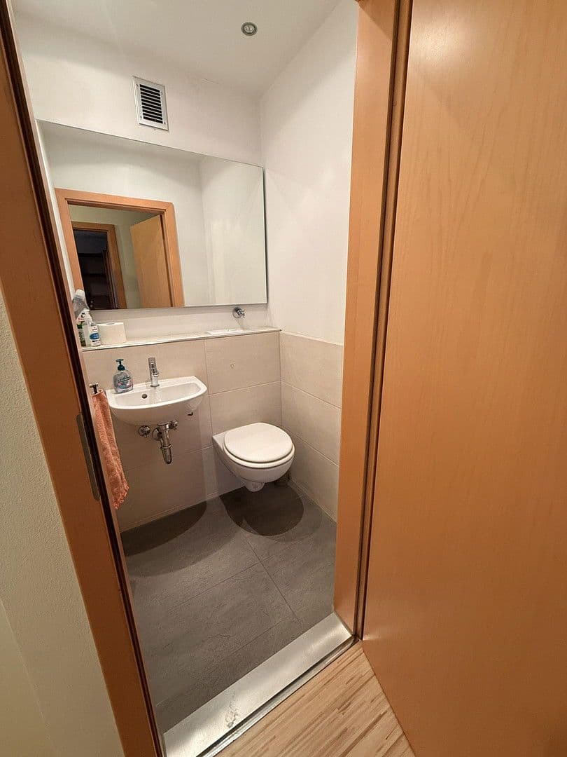 Prenájom bytu 4-izbový 86 m², Nürnberg, Bavorsko Prenájom bytu 4-izbový 86 m², Nürnberg, Bavorsko