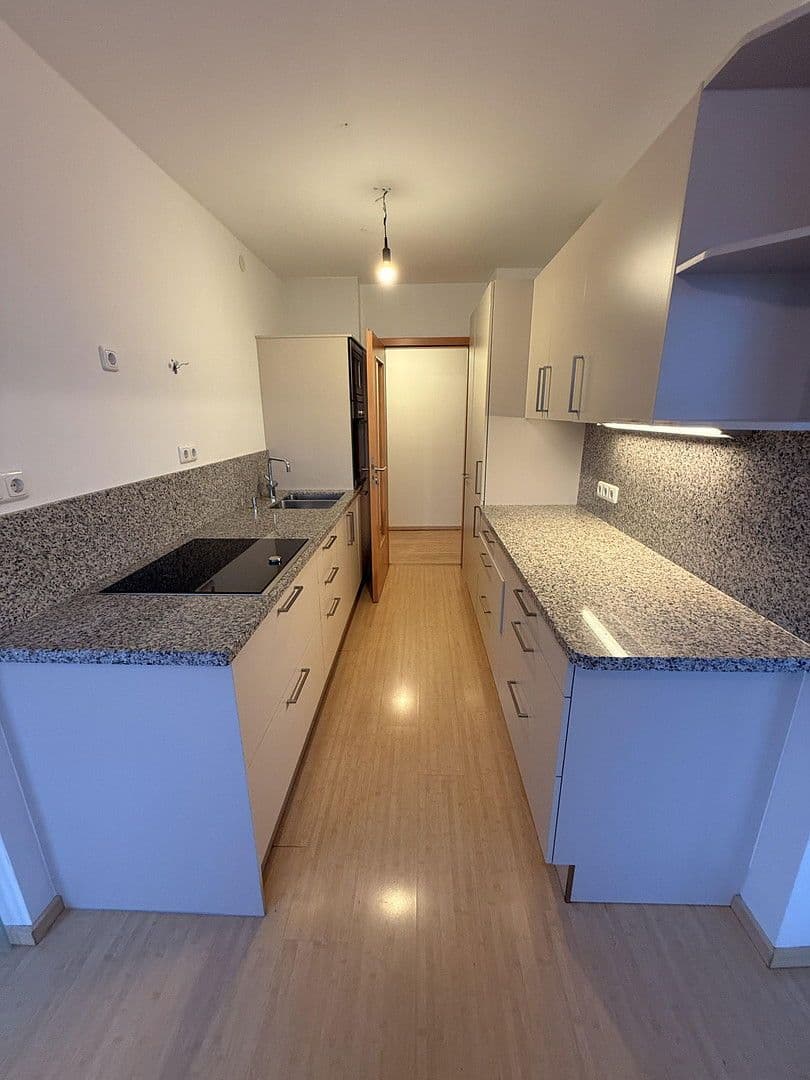 Prenájom bytu 4-izbový 86 m², Nürnberg, Bavorsko Prenájom bytu 4-izbový 86 m², Nürnberg, Bavorsko