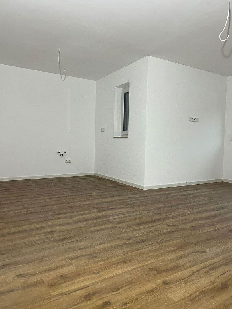 Prenájom bytu 4-izbový 110 m², Blaubeuren, Bádensko-Wurttembersko Prenájom bytu 4-izbový 110 m², Blaubeuren, Bádensko-Wurttembersko