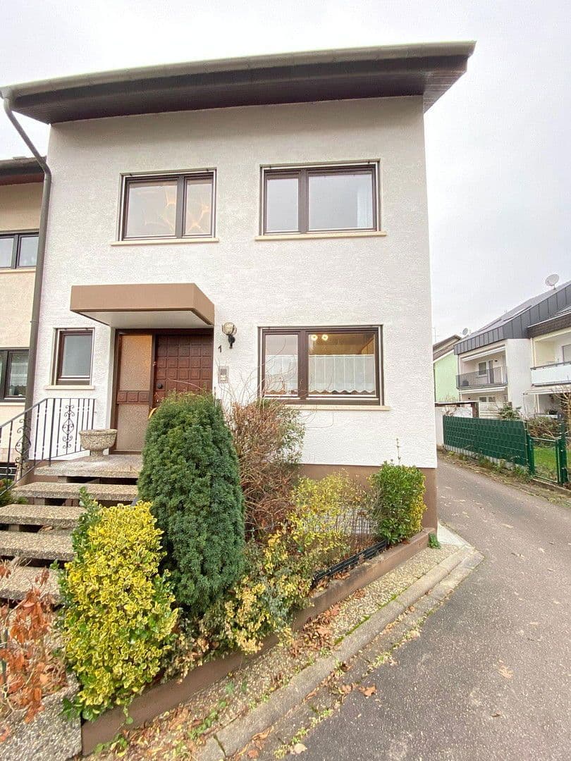 Predaj domu 153 m², pozemek 212 m², Bietigheim, Bádensko-Wurttembersko Predaj domu 153 m², pozemek 212 m², Bietigheim, Bádensko-Wurttembersko