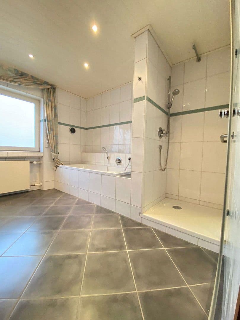 Predaj domu 153 m², pozemek 212 m², Bietigheim, Bádensko-Wurttembersko Predaj domu 153 m², pozemek 212 m², Bietigheim, Bádensko-Wurttembersko