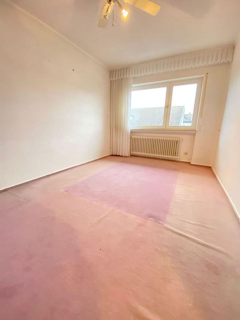 Predaj domu 153 m², pozemek 212 m², Bietigheim, Bádensko-Wurttembersko Predaj domu 153 m², pozemek 212 m², Bietigheim, Bádensko-Wurttembersko
