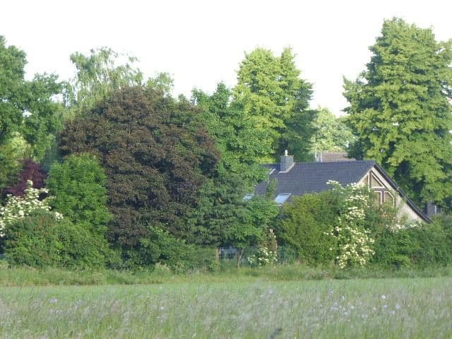 Predaj domu 190 m², pozemek 1.462 m², Düren, Severné Porýnie - Westfálsko Predaj domu 190 m², pozemek 1.462 m², Düren, Severné Porýnie - Westfálsko