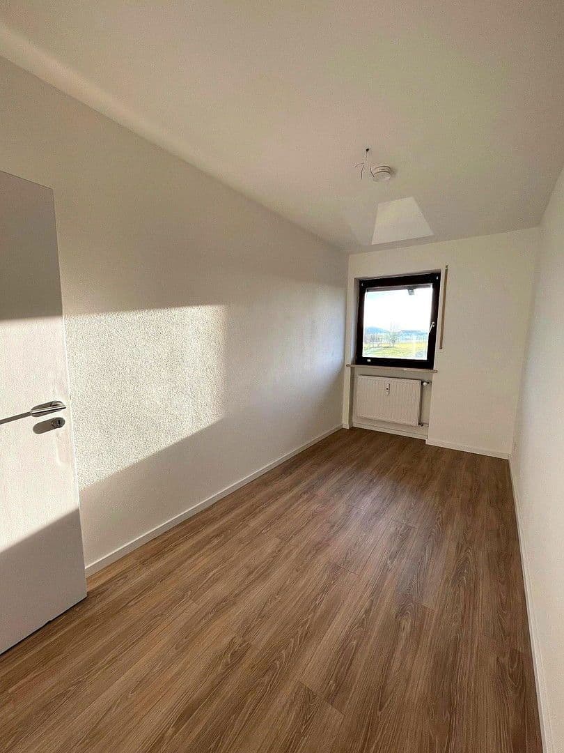 Prenájom bytu 3-izbový 81 m², Hopfenstr. 4, Rudelzhausen, Bavorsko Prenájom bytu 3-izbový 81 m², Hopfenstr. 4, Rudelzhausen, Bavorsko