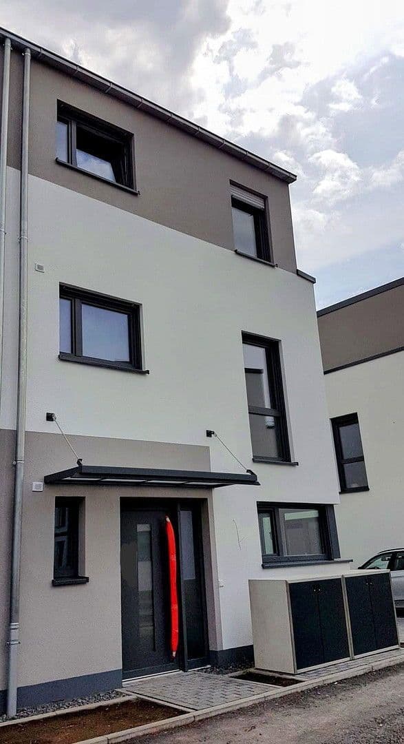 Predaj domu 163 m², pozemek 197 m², Mainz, Porýnie-Falcko Predaj domu 163 m², pozemek 197 m², Mainz, Porýnie-Falcko