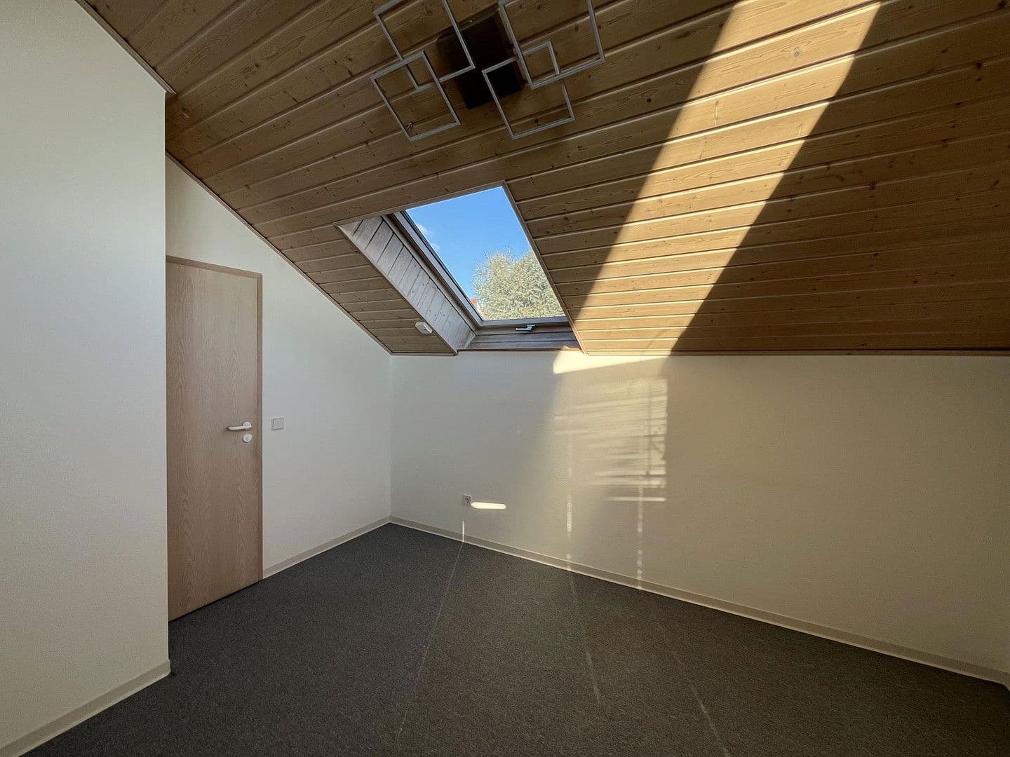 Predaj domu 130 m², pozemek 887 m², Uhingen, Bádensko-Wurttembersko Predaj domu 130 m², pozemek 887 m², Uhingen, Bádensko-Wurttembersko