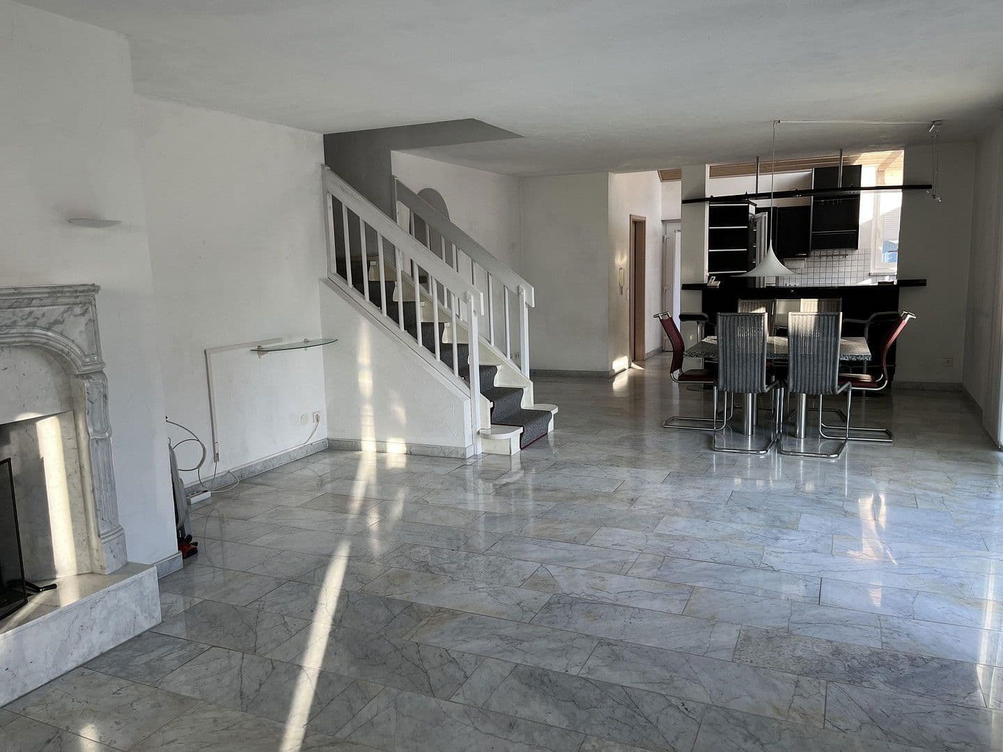 Predaj domu 130 m², pozemek 887 m², Uhingen, Bádensko-Wurttembersko Predaj domu 130 m², pozemek 887 m², Uhingen, Bádensko-Wurttembersko