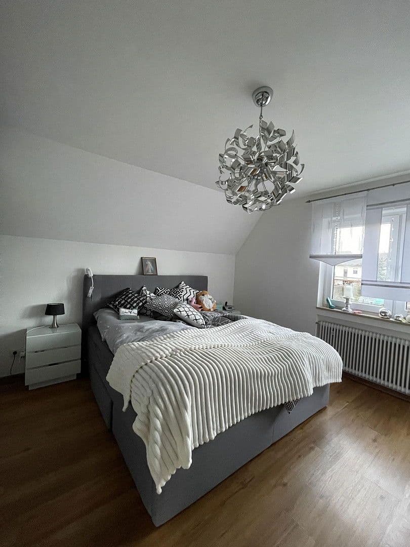 Predaj domu 104 m², pozemek 397 m², Griegweg 23a, Geretsried, Bavorsko Predaj domu 104 m², pozemek 397 m², Griegweg 23a, Geretsried, Bavorsko