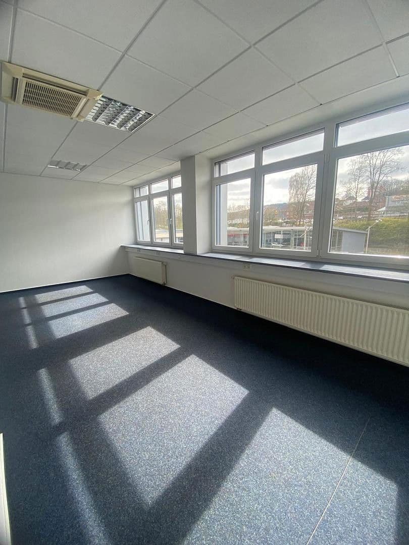 Prenájom kancelárie 160 m², Werner-von-Siemens-Straße 35, Georgsmarienhütte, Dolné Sasko Prenájom kancelárie 160 m², Werner-von-Siemens-Straße 35, Georgsmarienhütte, Dolné Sasko