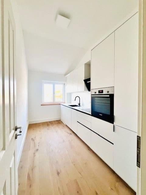 Prenájom bytu 2-izbový 53 m², Schwalbacher Straße 23, Frankfurt am Main, Hesensko Prenájom bytu 2-izbový 53 m², Schwalbacher Straße 23, Frankfurt am Main, Hesensko
