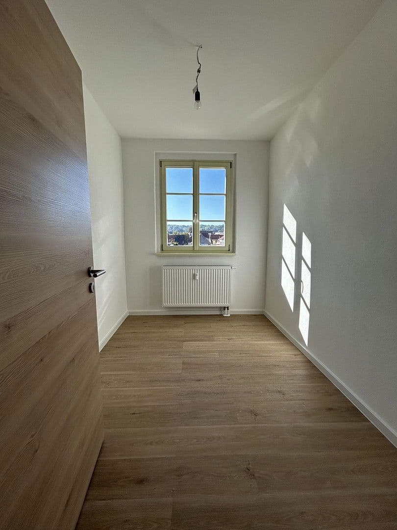 Prenájom bytu 3-izbový 80 m², Naumburg (Saale), Sasko-Anhaltsko Prenájom bytu 3-izbový 80 m², Naumburg (Saale), Sasko-Anhaltsko