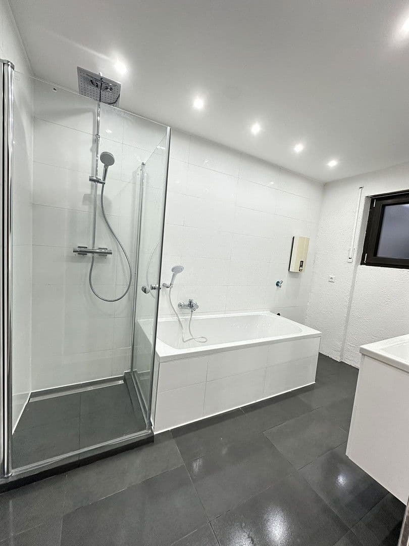 Prenájom bytu 3-izbový 86 m², Altensteig, Bádensko-Wurttembersko Prenájom bytu 3-izbový 86 m², Altensteig, Bádensko-Wurttembersko