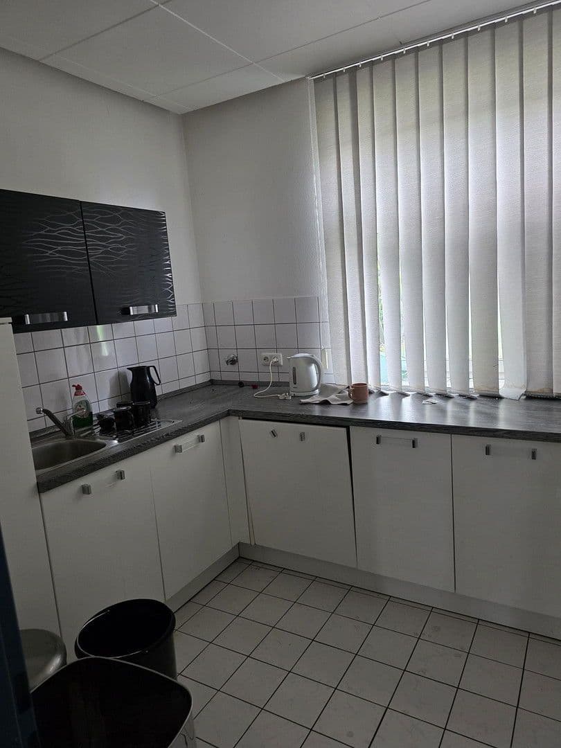 Prenájom kancelárie 2.700 m², Spenglerstr. 8, Lübeck, Šlezvicko-Holštajnsko Prenájom kancelárie 2.700 m², Spenglerstr. 8, Lübeck, Šlezvicko-Holštajnsko