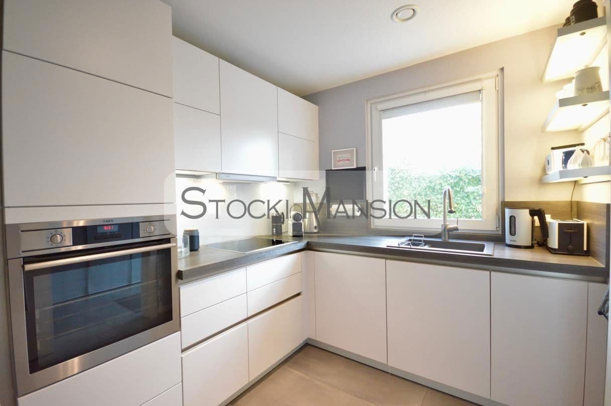 Prenájom bytu 4-izbový 111 m², Hamburg, Hamburg Prenájom bytu 4-izbový 111 m², Hamburg, Hamburg