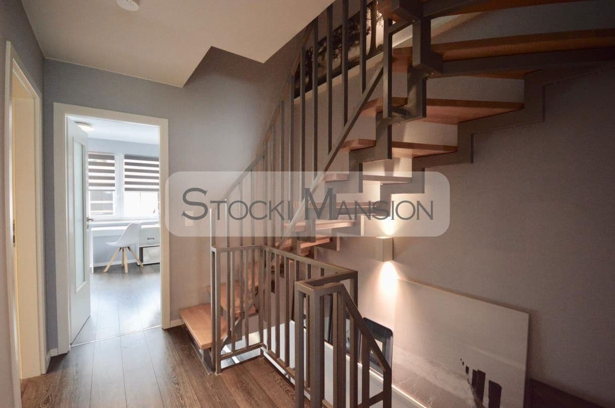 Prenájom bytu 4-izbový 111 m², Hamburg, Hamburg Prenájom bytu 4-izbový 111 m², Hamburg, Hamburg