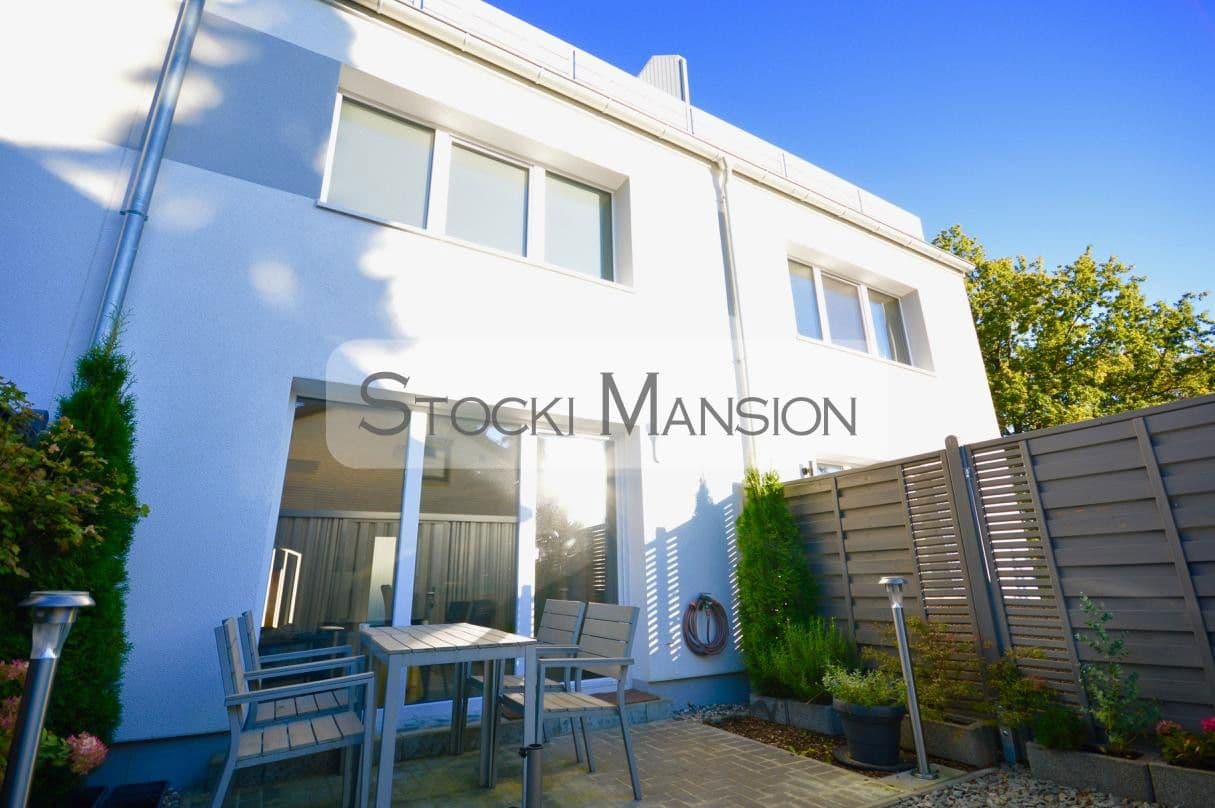 Prenájom bytu 4-izbový 111 m², Hamburg, Hamburg Prenájom bytu 4-izbový 111 m², Hamburg, Hamburg